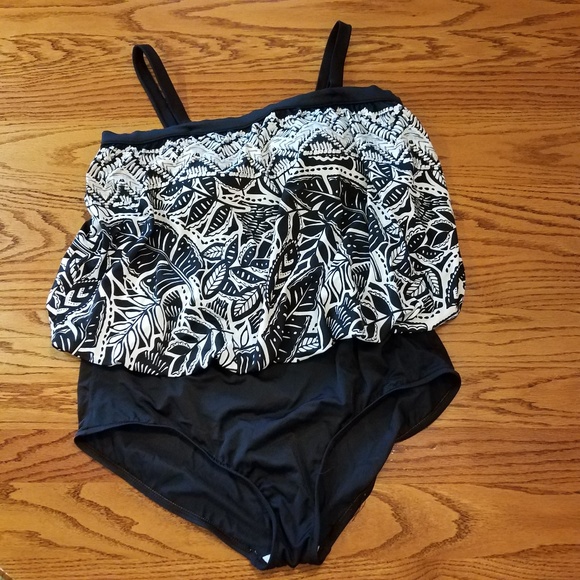 Maxine of Hollywood Other - Maxine of Hollywood 1 pc Swimsuit Plus Size 22W